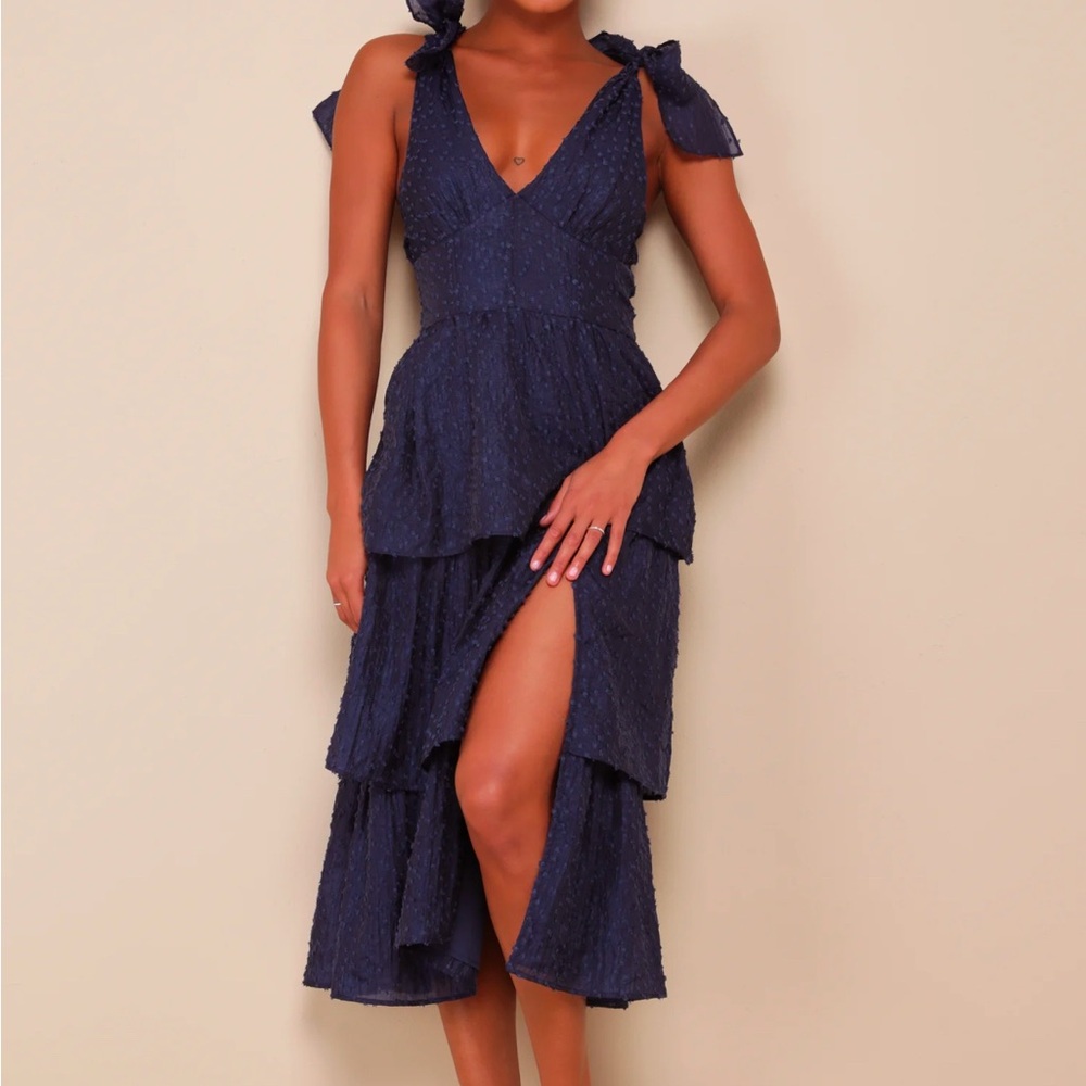Elegant Lulus Navy Blue Sleeveless Dress